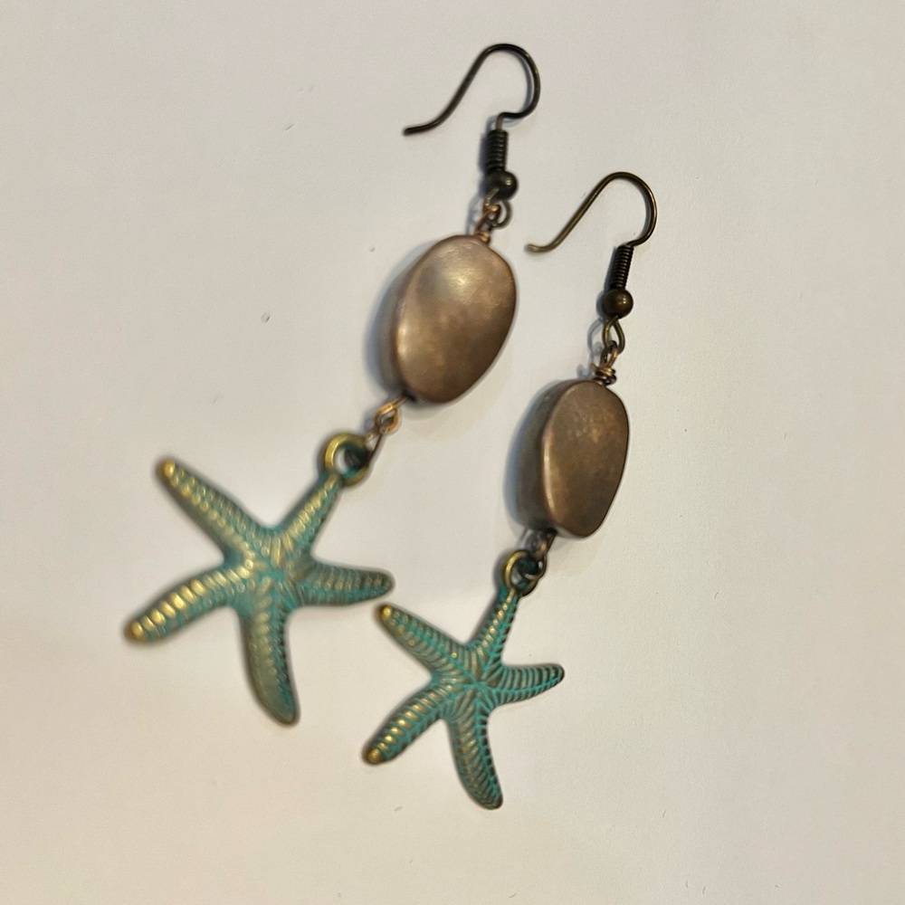 Beautiful bronze starfish earrings